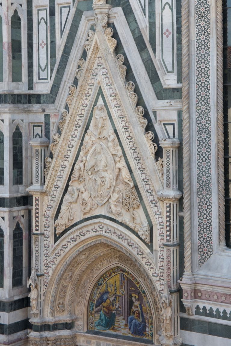 Porta della mandorla restaurata foto Nicolò Orsi Battaglini Passare sotto un capolavoro. Dieci anni di make up, torna a splendere la Porta della Mandorla del Duomo di Firenze, ecco le bellissime immagini