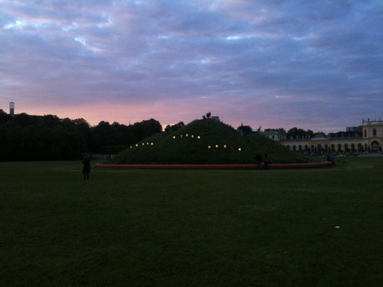 Song dong visione notturna Kassel updates: a tarda sera, nel parco di Karlsaue. Prospettive diverse e scoperte interessanti su dOCUMENTA (13), cominciando proprio dall’orologio di Anri Sala…