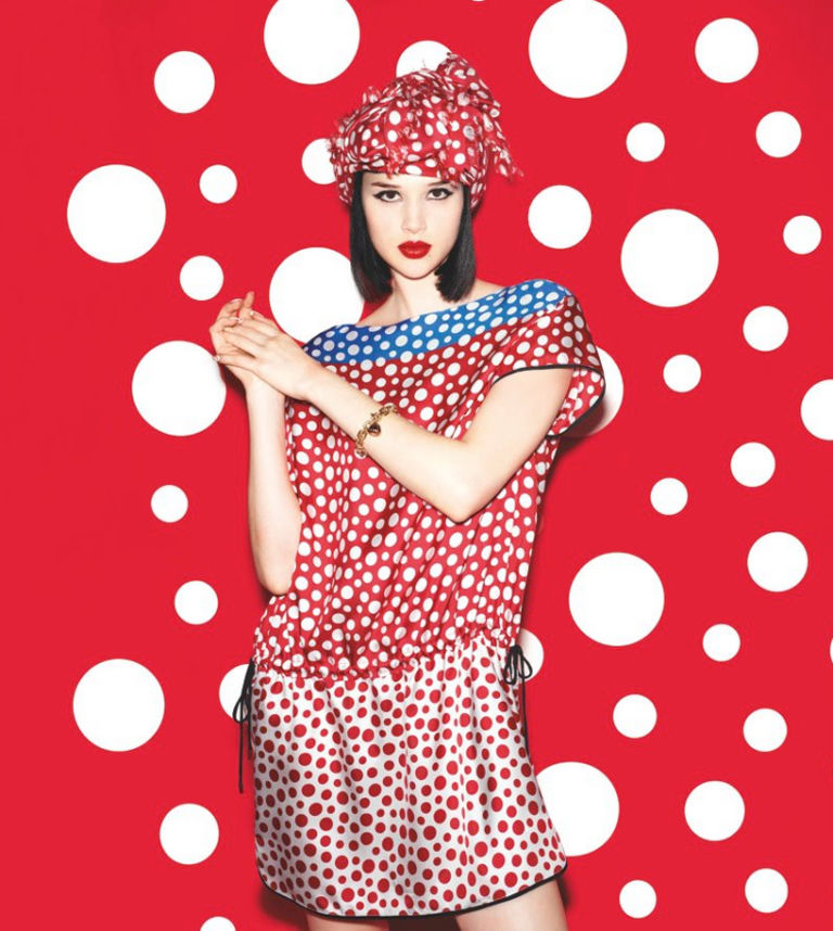 lvkusama06 La febbre dei pois. Yayoi Kusama stilista per Louis Vuitton. Quando sandali, minigonne e trench diventano opere d’arte. Look per art lovers, con il vizio del fashion. Ecco le foto