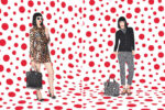 lvkusama10 La febbre dei pois. Yayoi Kusama stilista per Louis Vuitton. Quando sandali, minigonne e trench diventano opere d’arte. Look per art lovers, con il vizio del fashion. Ecco le foto