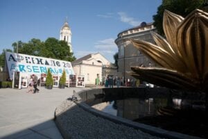 Non solo calcio, anche Kiev ha la sua Biennale