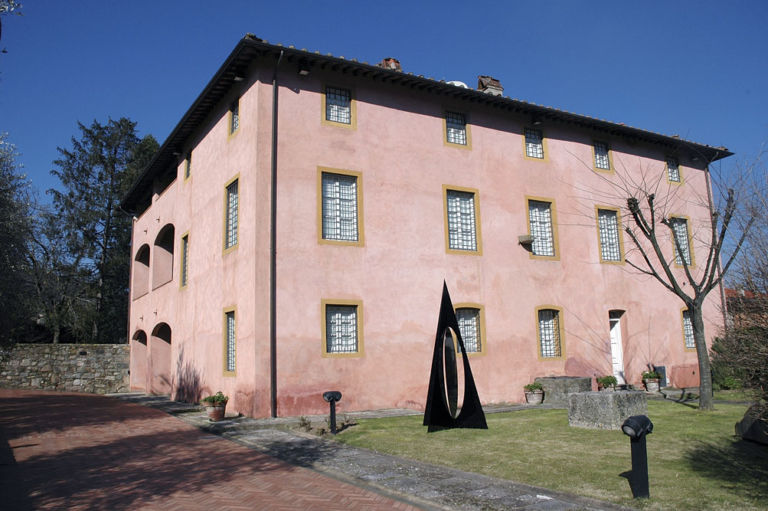 Collezione Nunzia e Vittorio Gaddi Tutto il mondo dell’arte che conta a vedere i nuovi spazi della collezione di Nunzia e Vittorio Gaddi a Lucca. Alcune foto per scoprire chiccera