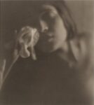 Edward Weston Tina Modotti 1921 Genio e sregolatezza di una indimenticabile pasionaria. Pordenone celebra Tina Modotti con un evento promosso dal festival Maravee Eros. Tra musica e video proiezioni