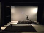La scenografia teatrale firmata da Conrad Showcross Tiziano alla National Gallery di Londra. Tra costumi di scena, coreografie, poesie e lo 'scandaloso' peep show di Mark Wallinger. Tutte le foto in anteprima