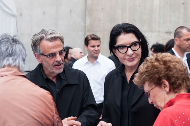 Marina Abramovic foto OMA Art Digest: William Kentridge l’antipapa di Avignone. Wim Wenders, il cielo sopra Peter Zumthor. Prof Marina al MoMA PS1