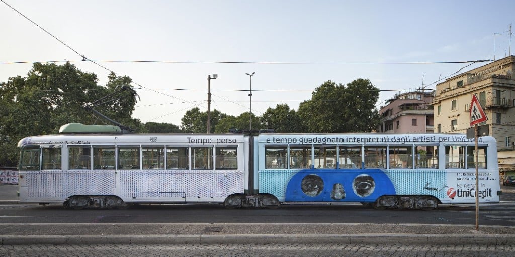 La giovane arte sale sul tram UniCredit. Nell’estate romana (e su Facebook) c’è anche il progetto Contemporary Times. E su Artribune ci sono tutte le foto