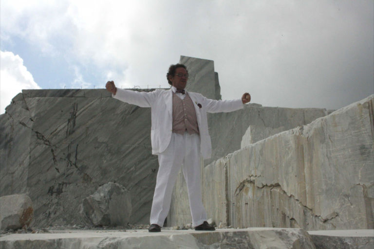 Philippe Daverio1 Sulle Alpi Apuane, a ricordare quando qui passavano Moore, Mirò, Cragg. Ci pensa il Premio Fondazione Henraux: ecco la fotocronaca della prima edizione…