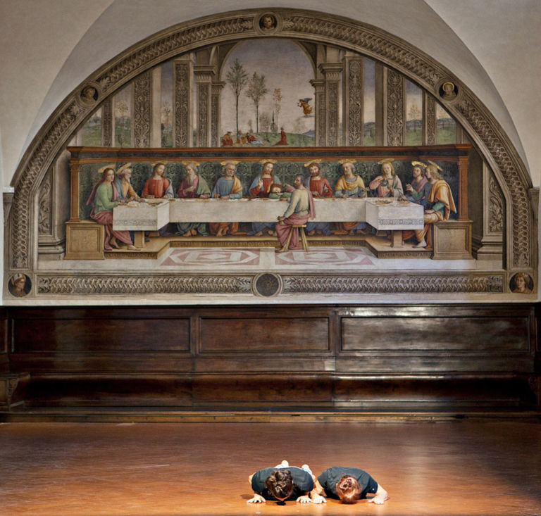 azione presentata nel cenacolo di Fuligno 2011 foto di Ela Bialkoswka Quattro azioni coreografiche per quattro cenacoli. La danza contemporanea incontra l’arte rinascimentale a Firenze, con Virglio Sieni