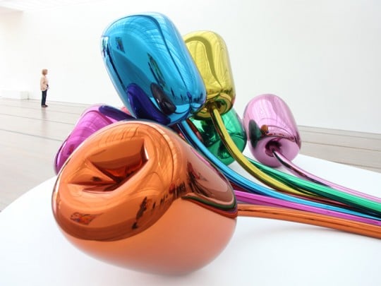 Quando si dice un’intervista bomba. Su Artribune Television arriva Jeff Koons. Un video-report alla Fondazione Beyeler di Basilea, per scoprire tutto il Koons pensiero