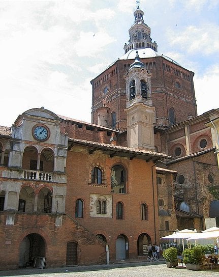 The end or not the end? Se lo chiede un nuovo concorso per giovani artisti, in vista della fine del mondo. In palio? Un piccolo gruzzolo e una mostra a Palazzo Broletto di Pavia