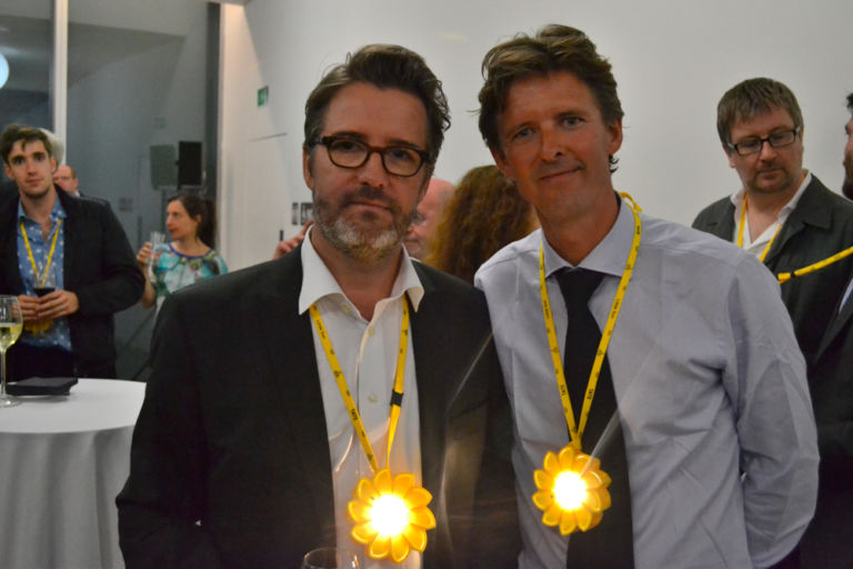 1.Olafur Eliasson con lingegnere Frederik Ottesen partner nella realizzazione di Little Sun. ph MCGiusti Notte al museo. Con Eliasson alla Tate Modern