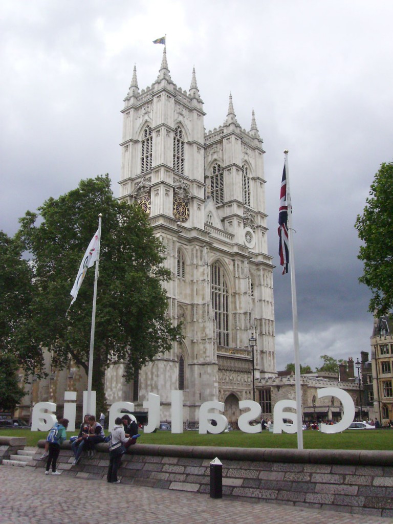 12 Londra, Casa Italia, terza puntata. A questo punto non potevamo che mostrarvi le foto e raccontarvi la mostra. Accomodatevi, di roba da vedere ce n’è, tra gli stand...