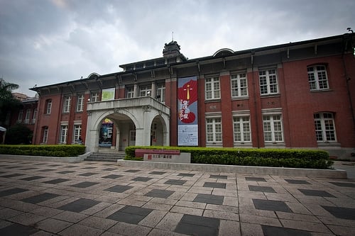 L’ultima dell’estate? L’Italia esporta tecnologia avanzata a Taiwan. Ma non è una barzelletta: accade al Contemporary Art Museum di Taipei