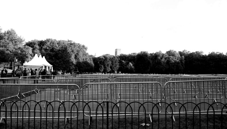 Il grande simbolo.transenne a green park foto Martina Federico Il fascino dell’urban backstage. Anche alle Olimpiadi: live from UK un reportage fotografico sulla Londra che trasfigura per l’evento