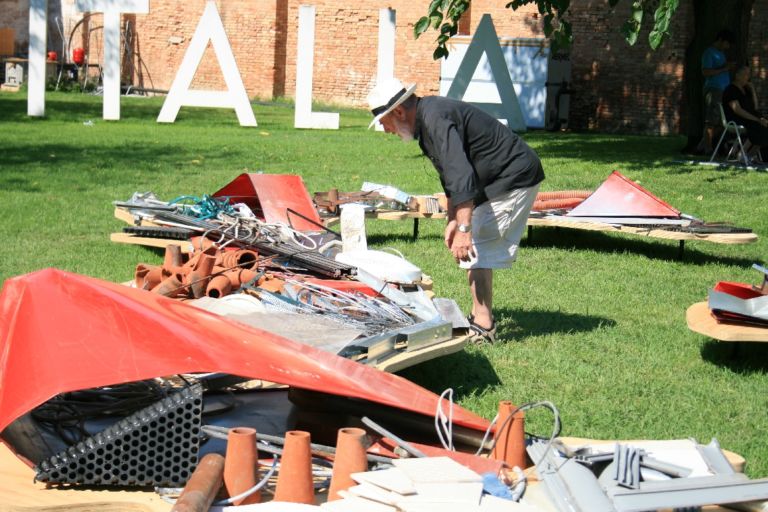 Michelangelo Pistoletto L’Italia Riciclata Padiglione ItaliaBiennale Architettura work in progress 9 Esclusivo: al Padiglione Italia della Biennale Architettura ci sarà anche L’Italia Riciclata di Michelangelo Pistoletto. Su Artribune le foto del work in progress