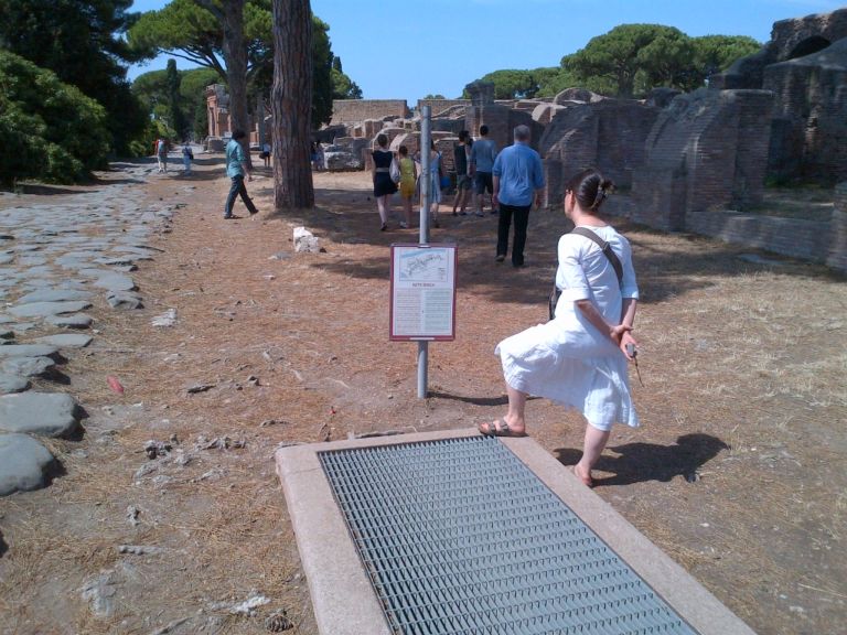 Ostia 2 L’archeologia dell’orrore (con tanto di foto). Una lettera straziante ci svela quel che sapevamo già: così sono messi i nostri beni culturali. Ostia Antica è una discarica. Anche morale e etica