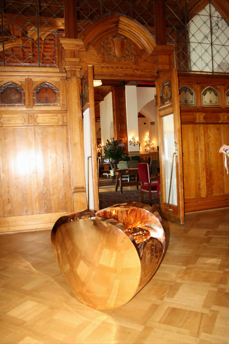 Ron Arad Hotel Badrutt’s Palace La nuova Svizzera dell’arte. Brasile protagonista del St. Moritz Art Masters, ecco il foto report dall’edizione 2012