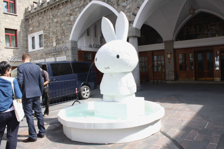 Tom Sachs Miffy Fountain 1 La nuova Svizzera dell’arte. Brasile protagonista del St. Moritz Art Masters, ecco il foto report dall’edizione 2012