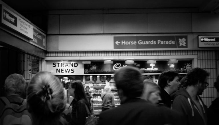 horse guards parade signal alla stazione di charing cross foto Martina Federico Il fascino dell’urban backstage. Anche alle Olimpiadi: live from UK un reportage fotografico sulla Londra che trasfigura per l’evento