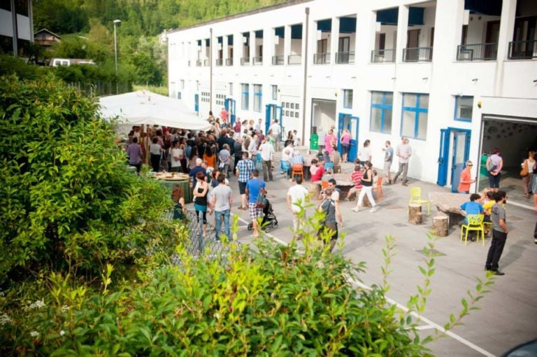 taibon opening foto g. de donaÌ€ Opening sulle Dolomiti, nella luce brillante d'agosto. Sei mostre, tanti curatori, tantissimi artisti. Vi raccontiamo tutto, con foto e video dal Blocco di Taibon