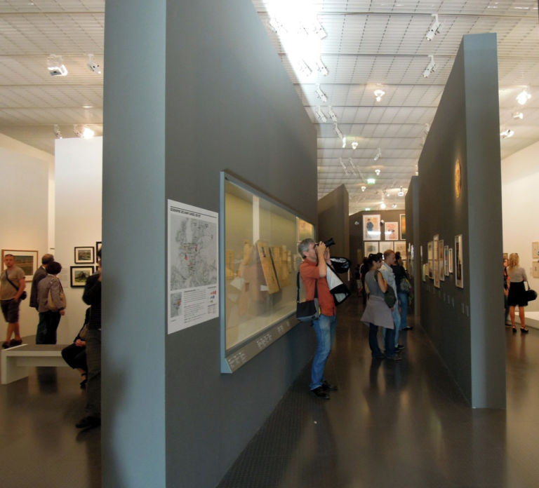 1917 veduta della mostra presso Centre Pompidou Metz 2012 4 La guerra in mostra