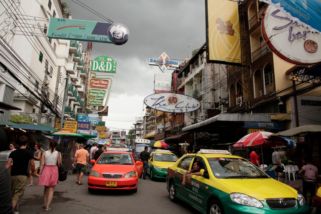 Destinazione Bangkok. Nel prossimo numero, in stampa tra pochissimo, Artribune Magazine vi porta in Thailandia. Grazie al foto-reportage di Simona Pampallona