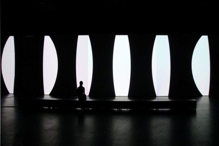 CN 12 unidisplay macm 02 Pulsing planes. Carsten Nicolai all'Hangar Bicocca