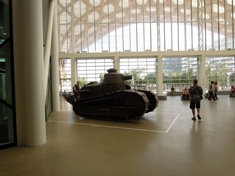 Carro armato Renault 1917 MusÇe de lArmÇe Paris Centre Pompidou Metz La guerra in mostra