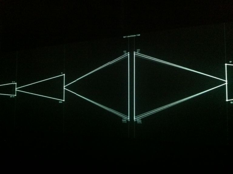 Carsten Nicolai Unidisplay Hangar Bicocca Milano 2 Ricerca scientifica, psicologia, apprendimento percettivo. L’Hangar Bicocca pervaso da luci e suoni di Unidisplay di Carsten Nicolai, qui video e immagini