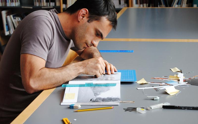 A tavola con Cristian Chironi, per una “Colazione Continentale”. Un workshop alla Galleria Comunale di Cagliari, ragionando su spazio e tempo nelle pratiche artistiche contemporanee