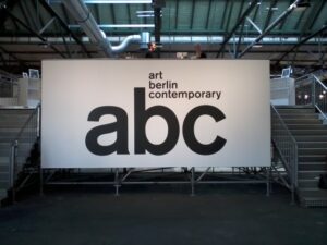 Berlino batte il primo colpo della stagione. C’è l’Art Week, c’è una festa dell’arte in giro per la città, ci sono tre-fiere-tre: ed Artribune vi regala una fotogallery d’autore da abc art berlin contemporary