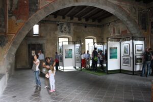 Metti una domenica a Bergamo: tutti in fila per il giardino di Piazza Vecchia, tra cultura del paesaggio e buone pratiche…