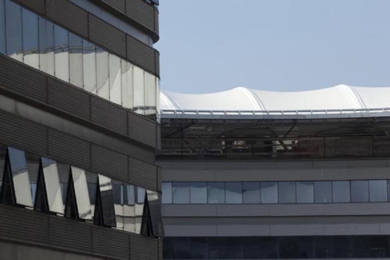 Il nuovo polo universitario di Torino intitolato a Luigi Einaudi 3 45mila metri quadrati, 70 aule, 135 milioni di euro di investimento. A Torino si fa sul serio: inaugurato il nuovo polo universitario griffato Norman Foster, Giorgetto Giugiaro e Benedetto Camerana