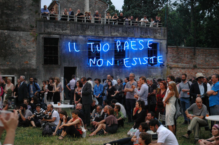 Libia Castro and Ólafur Ólafsson Il Tuo Paese Non Esiste Your Country Doesn´t Exist 2011. Icelandic pavilion 54th Venice Biennial. Photo Lilja Gunnarsdóttir C’è aria di Biennale. A Liverpool