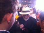 Michelangelo Pistoletto Performance Terzo Paradiso Piazza Duomo Milano 6 Pistoletto? Adesso fa il Tino Sehgal. Foto e video della performance relazionale a Piazza Duomo, con seicento ragazzi testimonial del Manifesto della sostenibilità per la moda italiana