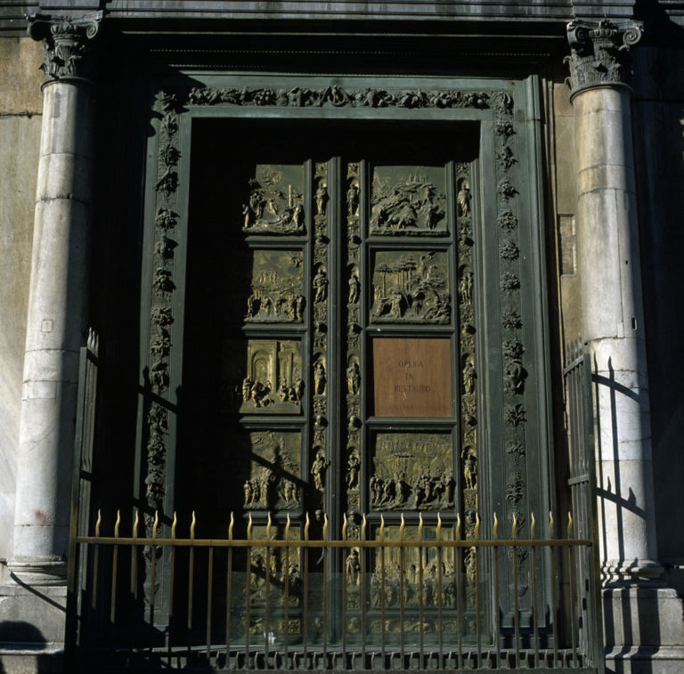Porta del Paradiso nel 1979 con la prima formella in restauro Torna a splendere a Firenze la Porta del Paradiso del Ghiberti, dopo 27 anni di restauro. Chiusa in una monolitica teca protettiva, Artribune ve la mostra in anteprima