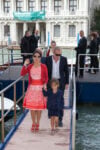 Salma Hayek Francois Henry Pinault e Valentina Venezia Updates: il re dei party lagunari. Folla di vip a Palazzo Grassi per i video di Pinault, ecco chiccera all’opening