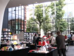 Stedelijk Museum Asterdam 4 Blitz ad Amsterdam per il nuovo Stedelijk Museum. In attesa dell'apertura di domenica, photogallery in anteprima dei capolavori della collezione e della nuova, modernissima architettura
