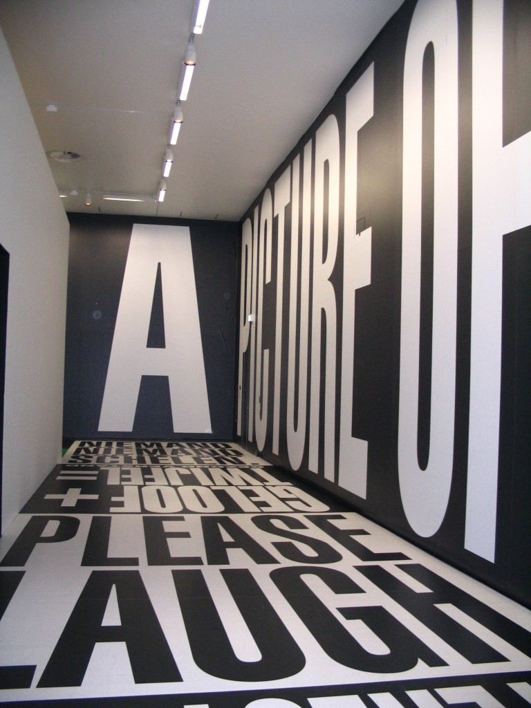 Stedelijk Museum Asterdam Barbara Kruger Blitz ad Amsterdam per il nuovo Stedelijk Museum. In attesa dell'apertura di domenica, photogallery in anteprima dei capolavori della collezione e della nuova, modernissima architettura