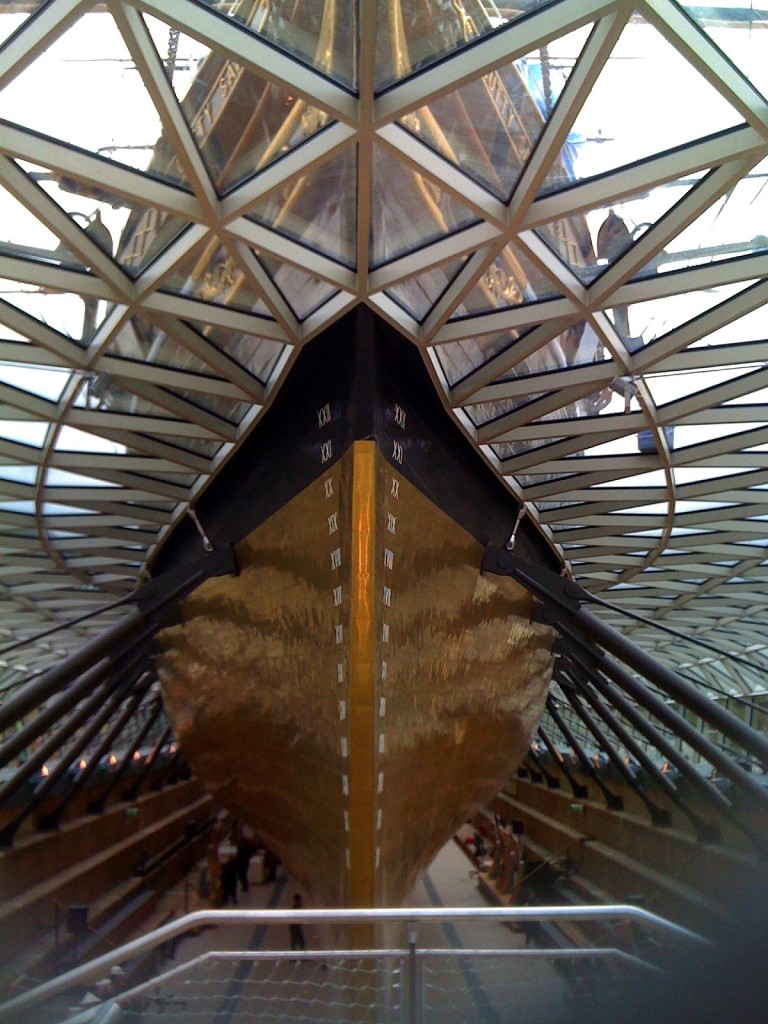 cuttysark Il premio più cattivo, per l'architettura più brutta. Londra assegna a Nicholas Grimshaw il BD Carbuncle Cup. Merito della sua Cutty Sark, nave imperiale parzialmente in bottiglia