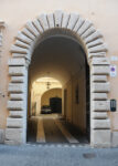 entrata palazzo montoro Alla ricerca della luce