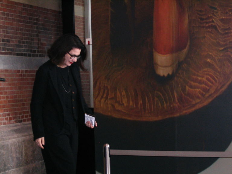 la direttrice dello Stedelijk Ann Goldstein Blitz ad Amsterdam per il nuovo Stedelijk Museum. In attesa dell'apertura di domenica, photogallery in anteprima dei capolavori della collezione e della nuova, modernissima architettura