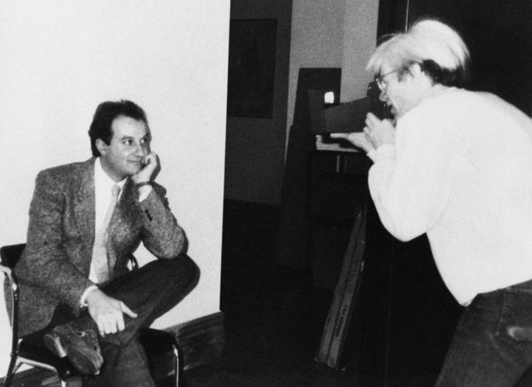 Andy Warhol fotografa Enrico Coveri New York 1982 Dalla moda alla cultura, sulla stessa via dell’arte. A Prato la “story” di Enrico Coveri, ovvero come fare del Made in Italy un prodotto non solo di mercato