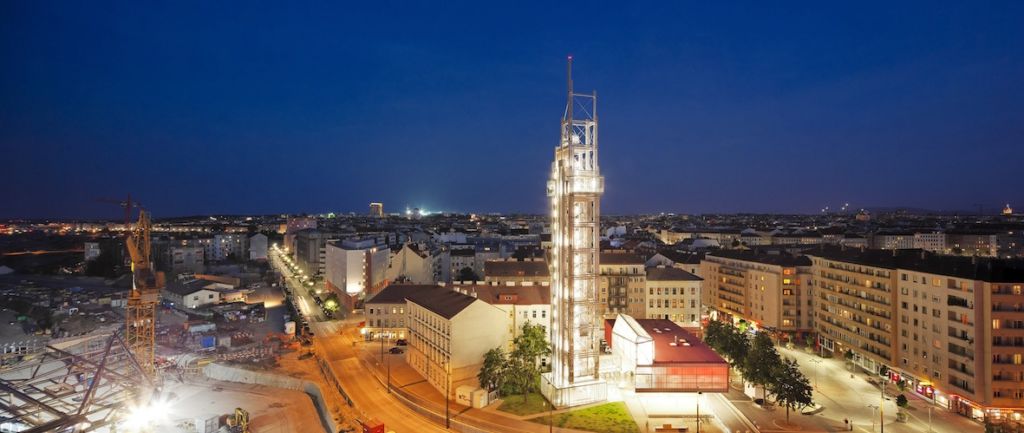 Mentre in Italia c’è La Giornata del Contemporaneo, a Vienna si festeggia  la Notte dei Musei. Godendosi un “Bahnorama” mozzafiato:  una torre per guardare la città da 40 metri d’altezza