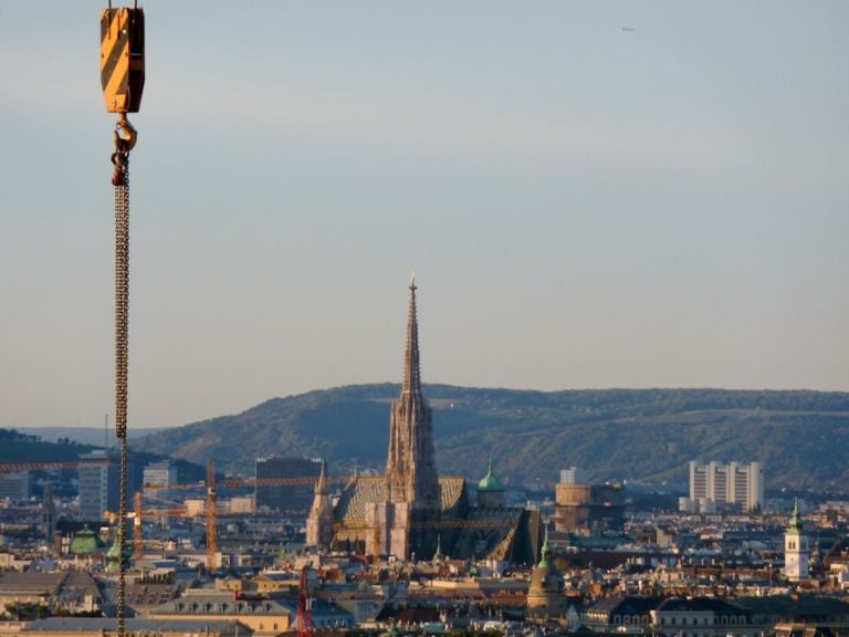 Bahnorama 6 Mentre in Italia c'è La Giornata del Contemporaneo, a Vienna si festeggia la Notte dei Musei. Godendosi un “Bahnorama” mozzafiato: una torre per guardare la città da 40 metri d’altezza