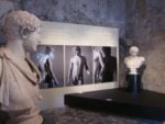 Francesco Vezzoli Self portrait as Hemperor Hadrian Loving Antinous Villa Adriana Tivoli 14 Avete presente l’opera simbolo di Francesco Vezzoli per la Giornata del Contemporaneo? L’artista (sotto forma di Antinoo) la presenta proprio a Villa Adriana. Foto e video qui