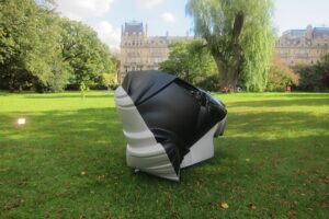 London Updates: da Damian Ortega a Maria Zahle, tornano le sculture fra le foglie di Regent’s Park. Tante immagini dal Frieze Sculpture Park 2012