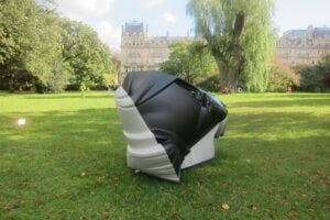 London Updates: da Damian Ortega a Maria Zahle, tornano le sculture fra le foglie di Regent’s Park. Tante immagini dal Frieze Sculpture Park 2012