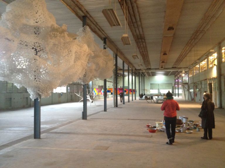 Galleria Continua Le Moulin 22 Paris Updates: inaugurazione campagnola per la Galleria Continua francese. Spazi incredibili e opere di livello. In Italia? Sarebbe semplicemente impossibile