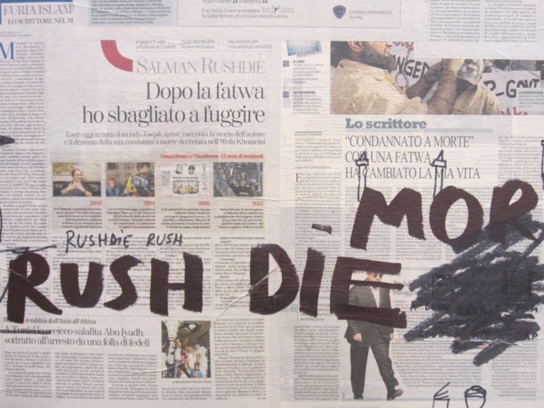 IMG 2308 Satira ad arte: quando Mourinho batte Obama. Dan Perjovschi a Milano